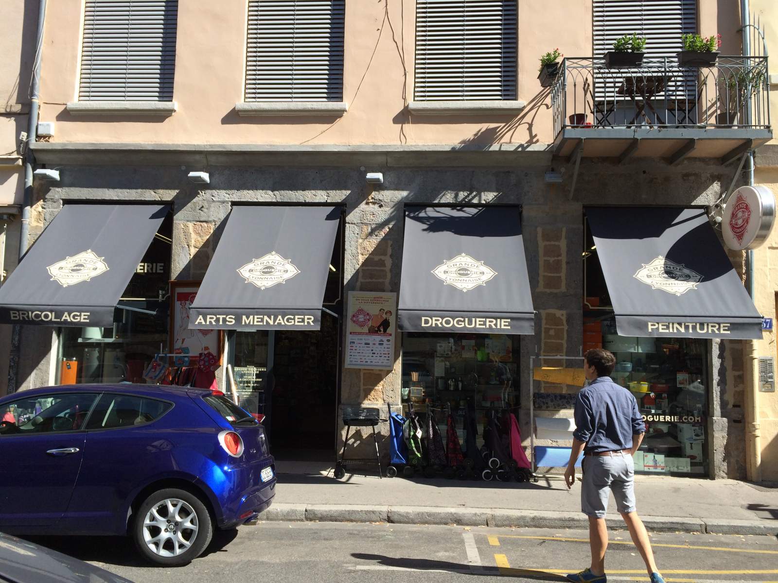 Installation Stores Commerce LYON - Clinique du Store LYON