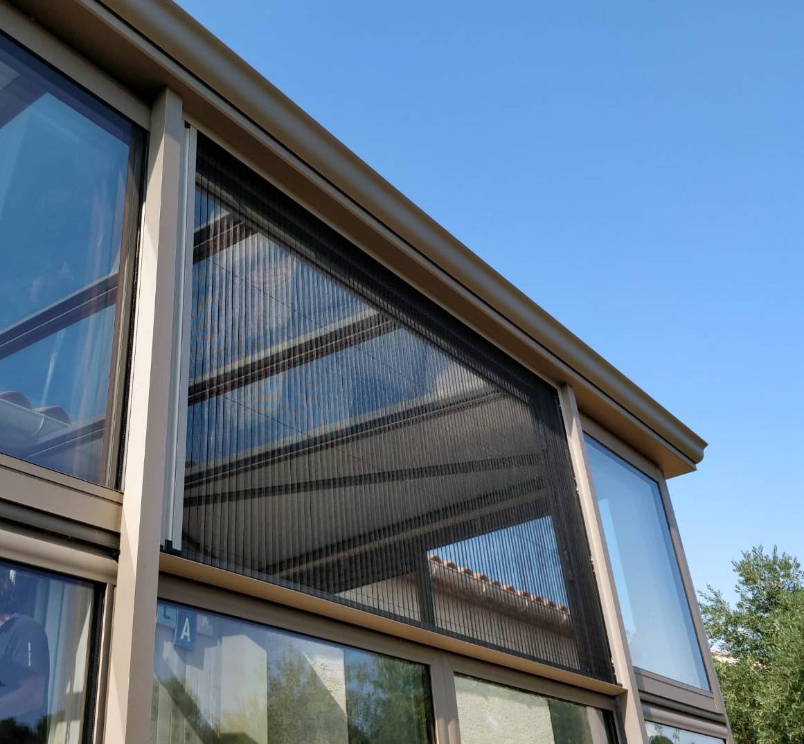 Moustiquaire plissée latérale la qualité CLINIQUE DU STORE - LYON CALUIRE