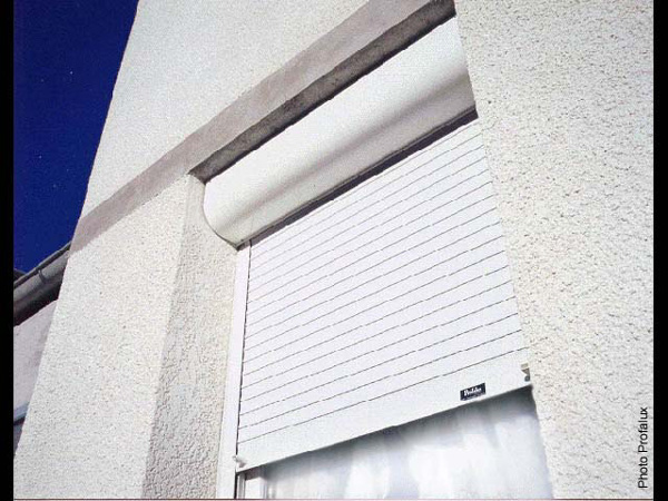 Vente, installation et dépannage volet roulant manuel ou motorisé - CLINIQUE DU STORE Lyon