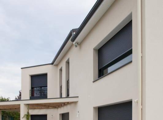 installateur VOLET ROULANT électrique SUR MESURE - LYON et ses alentours CLINIQUE DU STORE vous guide