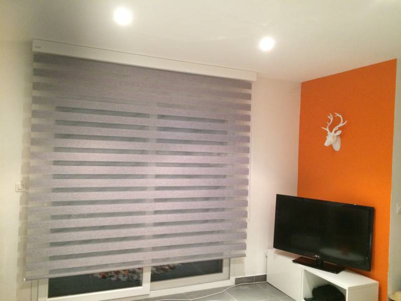 Installation Store NEOLUX BANDALUX - REALISATION CLINIQUE DU STORE CALUIRE