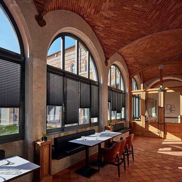 STORE PLISSE, le plus polyvalent idéal pour les vérandas et verrières