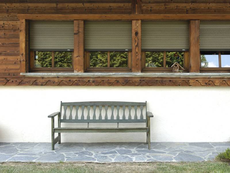 Installer et rénover des volets roulants sur Rillieux la Pape - devis gratuit chez CLINIQUE DU STORE EXPERT depuis 5 ans